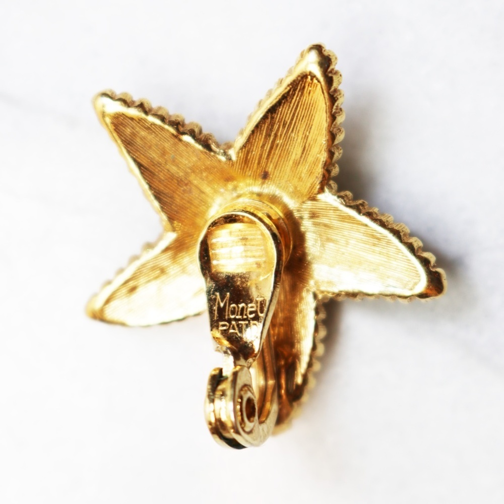 Vintage Monet Starfish Parure - Triple Gold Plated Clip-on Earrings & Brooch EUC - Picture 13 of 16